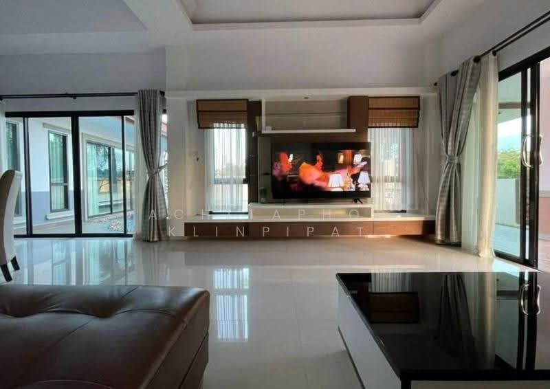 Baan Dusit Pattaya Lake, Chon Buri (Pattaya), Entrance Road, Huai Yai, Bang Lamung (Pattaya), Chon Buri (Pattaya), 3 Bedrooms, 350 sqm, Villa For Sale, by Achitaphop Klinpipat, 500564033 - DDproperty.com