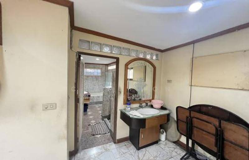 5-BR House, Bangkok, Nawamin, Bueng Kum, Bangkok, 5 Bedrooms, 300 sqm, Single Detached House For Sale, by Chatuphon Mochida, 500564123 - DDproperty.com