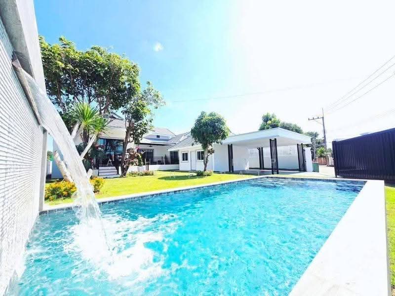 3-BR Villa, Chon Buri (Pattaya), Nong Pru, Bang Lamung (Pattaya), Chon Buri (Pattaya), 3 Bedrooms, 400 sqm, Villa For Sale, by Sujika Puangngern, 500564173 - DDproperty.com