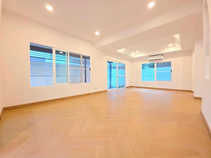 Mantana Lake Watcharapol, Bangkok, Sukhaphiban 5 Road, O-Ngoen, Sai Mai, Bangkok, 4 Bedrooms, 250 sqm, Single Detached House For Sale, by HOME Real Estate Service, 500564231 - DDproperty.com