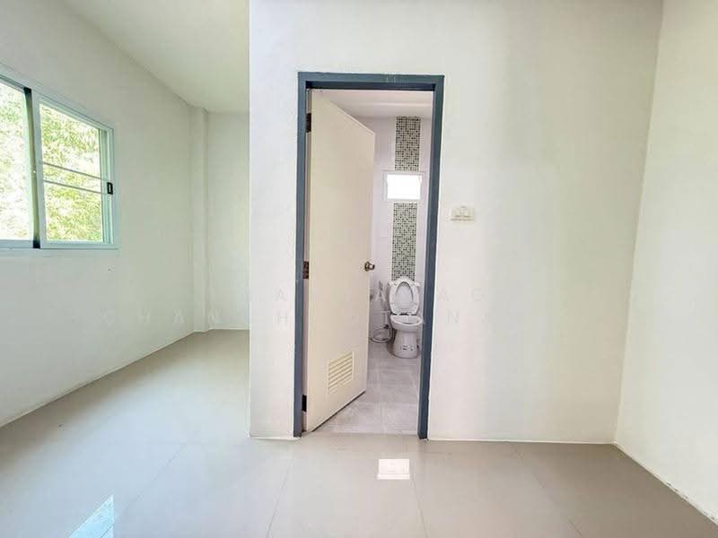 3-BR House, Chon Buri (Pattaya), Surasak, Si Racha, Chon Buri (Pattaya), 3 Bedrooms, 300 sqm, Single Detached House For Sale, by Thanyalag Chanchodtanakul, 500564323 - DDproperty.com