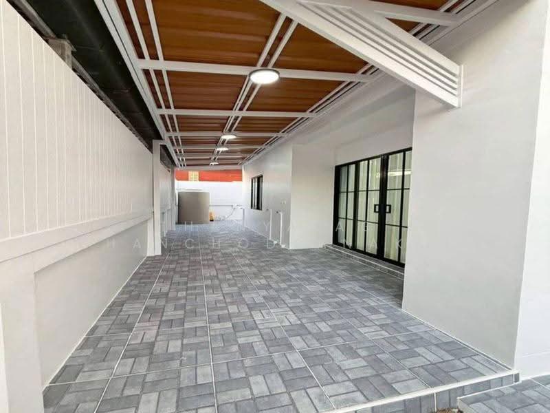3-BR Semi-detached House, Chon Buri (Pattaya), Surasak, Si Racha, Chon Buri (Pattaya), 3 Bedrooms, 162 sqm, Semi-Detached House (Twin House) For Sale, by Thanyalag Chanchodtanakul, 500564327 - DDproperty.com