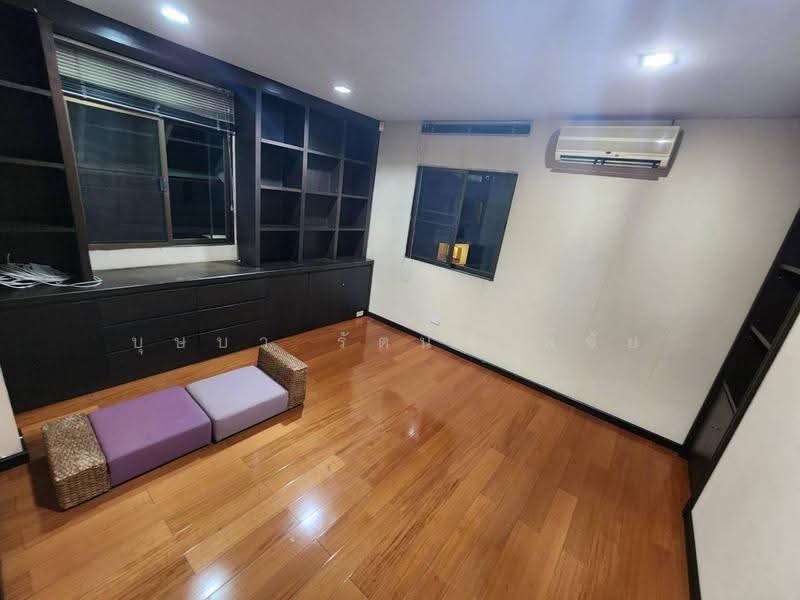 ทำเล MRT สุทธิสาร รัชดา 18 ให้เช่าบ้านเดี่ยว 3 ชั้นมุม บ้านพร้อมอยู่ ทำเลดี, Bangkok, รัชดาภิเษก, Samsen Nok, Huai Khwang, Bangkok, 4 Bedrooms, 300 sqm, Single Detached House For Rent, by บุษบา รัตนวงษ์ชัย, 500564357 - DDproperty.com