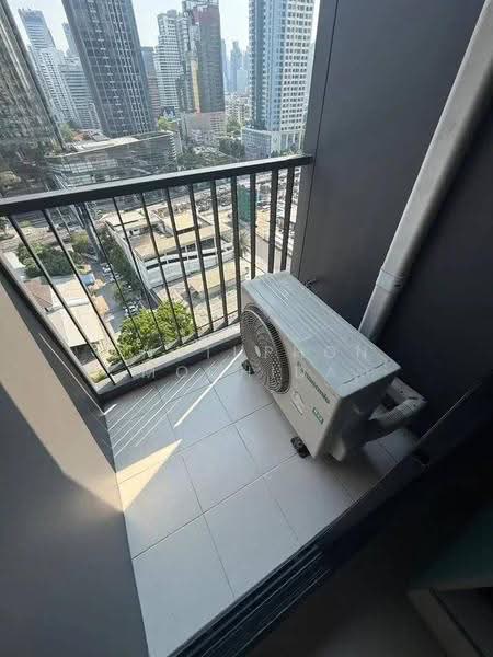 Life Asoke, Bangkok, Asoke-Dindang Road, Bang Kapi, Huai Khwang, Bangkok, 1 Bedroom, 30 sqm, Condo For Rent, by Chatuphon Mochida, 500564379 - DDproperty.com