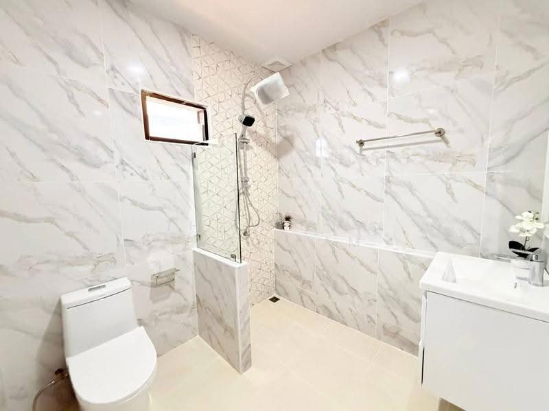 undefined, Chon Buri (Pattaya), Nong Pru, Bang Lamung (Pattaya), Chon Buri (Pattaya), 3 Bedrooms, 150 sqm, Single Detached House For Sale, by Thitiporn Pawikham, 500564422 - DDproperty.com