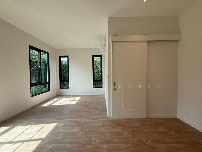 Narinsiri Rama 9-Krungthep Kreetha, Bangkok, Saphan Sung, Bangkok, 5 Bedrooms, 530 sqm, Single Detached House For Sale, by Patraporn Kansri, 500564468 - DDproperty.com