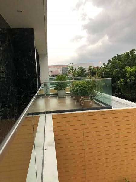 15 Gates, Bangkok, Khlong Chan, Bang Kapi, Bangkok, 5 Bedrooms, 409 sqm, Single Detached House For Sale, by Chatuphon Mochida, 500564518 - DDproperty.com
