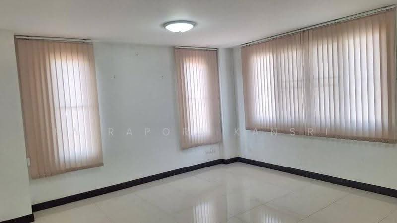 6-BR House, Bangkok, Saphan Sung, Bangkok, 6 Bedrooms, 240 sqm, Single Detached House For Sale, by Patraporn Kansri, 500564551 - DDproperty.com
