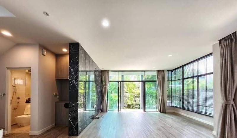 Setthasiri Pattanakarn, Bangkok, Phatthanakan-Onnut Road (New Cut), Prawet, Bangkok, 4 Bedrooms, 194 sqm, Single Detached House For Sale, by Chatuphon Mochida, 500564563 - DDproperty.com