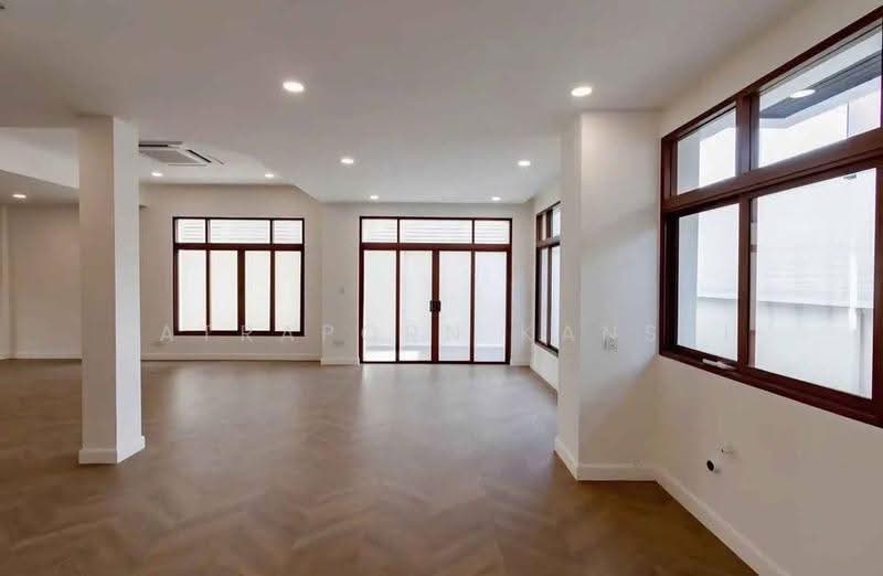 5-BR House, Bangkok, Saphan Song, Wang Thonglang, Bangkok, 5 Bedrooms, 320 sqm, Single Detached House For Sale, by Patraporn Kansri, 500564564 - DDproperty.com