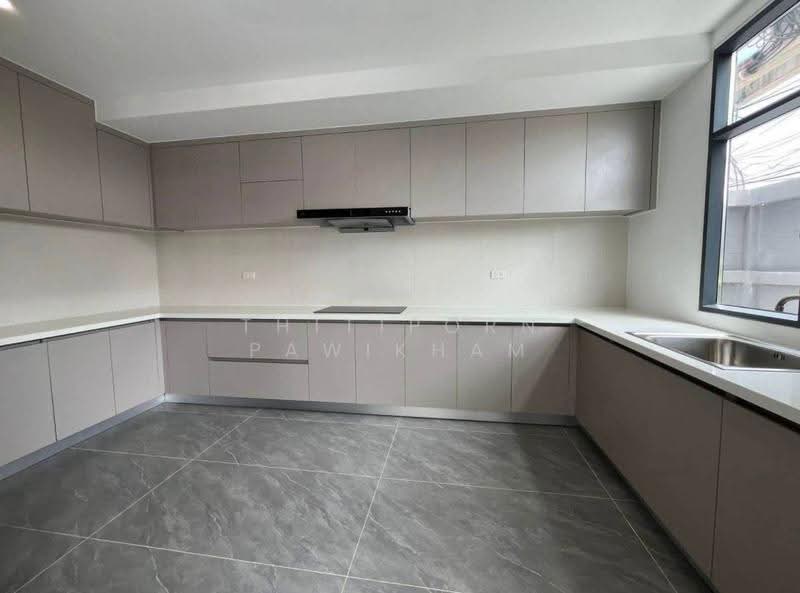 undefined, Chon Buri (Pattaya), Nong Pru, Bang Lamung (Pattaya), Chon Buri (Pattaya), 5 Bedrooms, 280 sqm, Single Detached House For Sale, by Thitiporn Pawikham, 500564570 - DDproperty.com