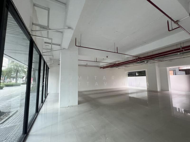 Space for rent Ratchadaphisek, Bangkok, Din Daeng, Bangkok, , 181 sqm, Retail Space For Rent, by Sumitara Sampattavanija, 500564572 - DDproperty.com