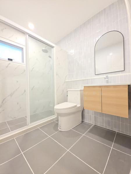 Mantana Lake Watcharapol, Bangkok, Sukhaphiban 5 Road, O-Ngoen, Sai Mai, Bangkok, 4 Bedrooms, 250 sqm, Single Detached House For Sale, by Vertex Luxe Estate Co.,LTD, 500564592 - DDproperty.com