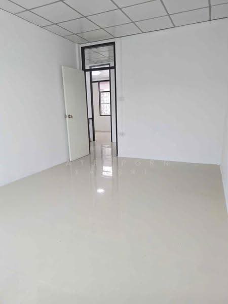 4-BR House, Bangkok, Lat Phrao, Bangkok, 4 Bedrooms, 220 sqm, Single Detached House For Sale, by Patraporn Kansri, 500564598 - DDproperty.com