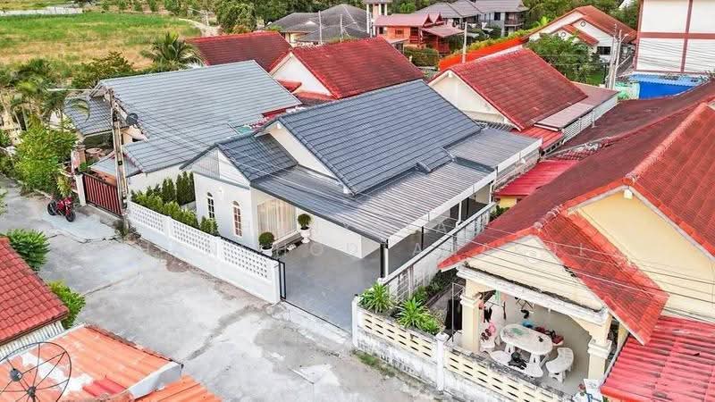 3-BR House, Chon Buri (Pattaya), Nong Pru, Bang Lamung (Pattaya), Chon Buri (Pattaya), 3 Bedrooms, 200 sqm, Single Detached House For Sale, by Thanyalag Chanchodtanakul, 500564615 - DDproperty.com