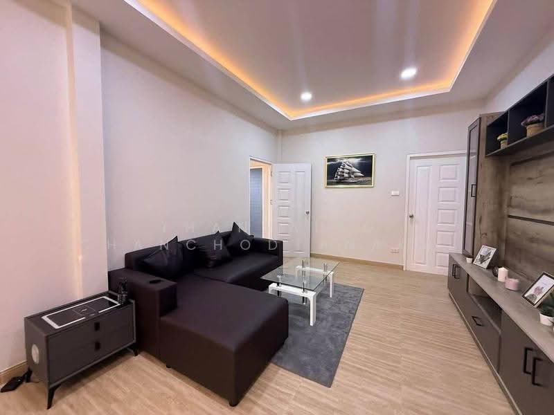 3-BR House, Chon Buri (Pattaya), Nong Pru, Bang Lamung (Pattaya), Chon Buri (Pattaya), 3 Bedrooms, 200 sqm, Single Detached House For Sale, by Thanyalag Chanchodtanakul, 500564615 - DDproperty.com