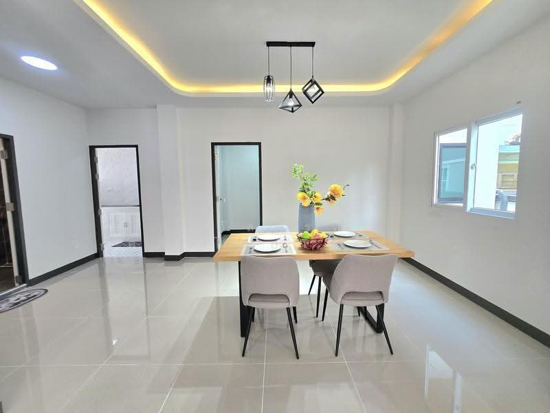 หมู่บ้าน บุรีรมย์ เลียบคลองสอง23 คลองสามวา, Bangkok, เลียบคลองสอง23, Sam Wa Tawan Tok, Khlong Sam Wa, Bangkok, 4 Bedrooms, 120 sqm, Semi-Detached House (Twin House) For Sale, by นภัสศรณ์ วงศ์สินไทยกร (นันท์), 500564659 - DDproperty.com