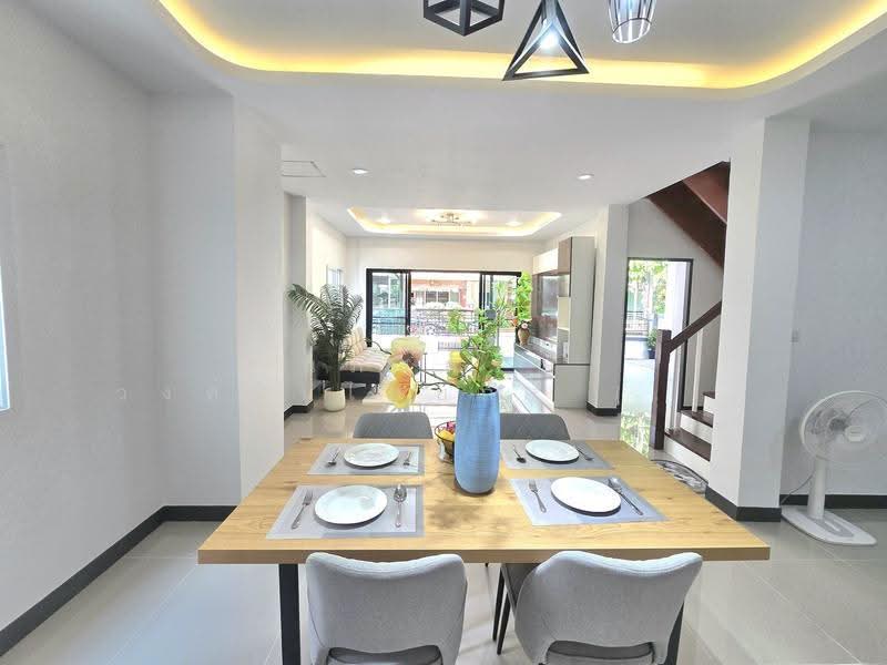 หมู่บ้าน บุรีรมย์ เลียบคลองสอง23 คลองสามวา, Bangkok, เลียบคลองสอง23, Sam Wa Tawan Tok, Khlong Sam Wa, Bangkok, 4 Bedrooms, 120 sqm, Semi-Detached House (Twin House) For Sale, by นภัสศรณ์ วงศ์สินไทยกร (นันท์), 500564659 - DDproperty.com