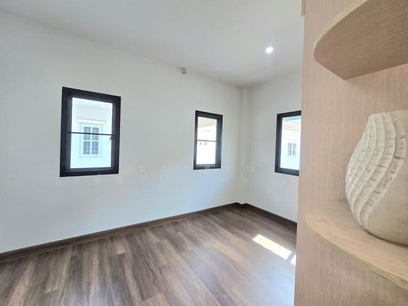 หมู่บ้าน บุรีรมย์ เลียบคลองสอง23 คลองสามวา, Bangkok, เลียบคลองสอง23, Sam Wa Tawan Tok, Khlong Sam Wa, Bangkok, 4 Bedrooms, 120 sqm, Semi-Detached House (Twin House) For Sale, by นภัสศรณ์ วงศ์สินไทยกร (นันท์), 500564659 - DDproperty.com