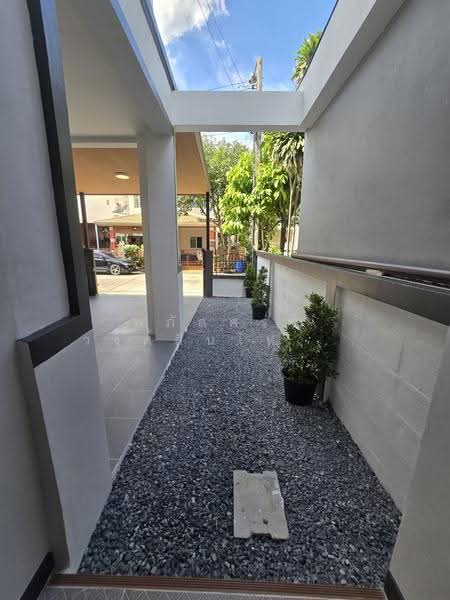 หมู่บ้าน บุรีรมย์ เลียบคลองสอง23 คลองสามวา, Bangkok, เลียบคลองสอง23, Sam Wa Tawan Tok, Khlong Sam Wa, Bangkok, 4 Bedrooms, 120 sqm, Semi-Detached House (Twin House) For Sale, by นภัสศรณ์ วงศ์สินไทยกร (นันท์), 500564659 - DDproperty.com
