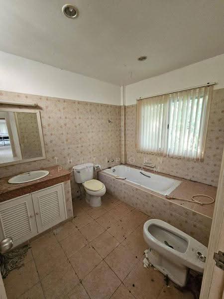 4-BR House, Surat Thani, Talat, Muang Surat Thani, Surat Thani, 4 Bedrooms, 382 sqm, Single Detached House For Sale, by Thitiporn Pawikham, 500564728 - DDproperty.com