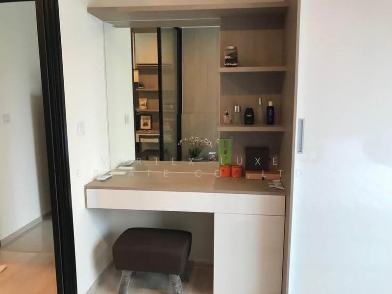 Life Asoke, Bangkok, Asoke-Dindang Road, Bang Kapi, Huai Khwang, Bangkok, 1 Bedroom, 30 sqm, Condo For Rent, by Vertex Luxe Estate Co.,LTD, 500564732 - DDproperty.com