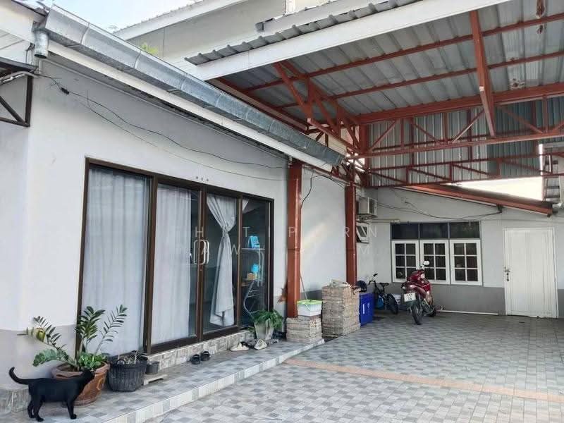 5-BR House, Chon Buri (Pattaya), Bueng, Si Racha, Chon Buri (Pattaya), 5 Bedrooms, 377 sqm, Single Detached House For Sale, by Thitiporn Pawikham, 500564733 - DDproperty.com