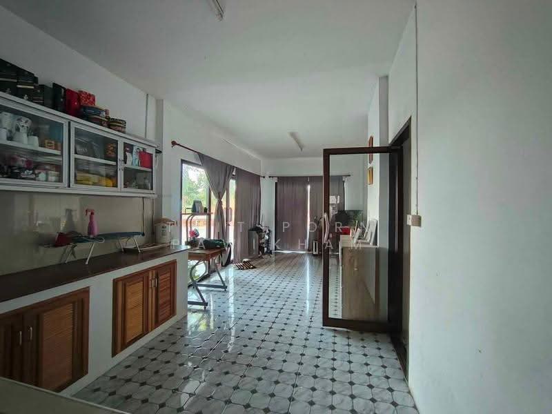 5-BR House, Chon Buri (Pattaya), Bueng, Si Racha, Chon Buri (Pattaya), 5 Bedrooms, 377 sqm, Single Detached House For Sale, by Thitiporn Pawikham, 500564733 - DDproperty.com