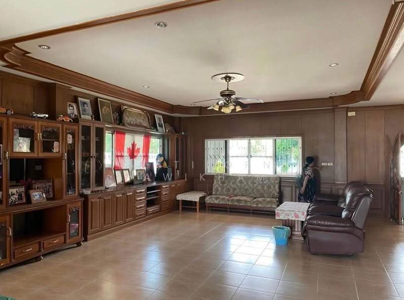 4-BR Villa, Chon Buri (Pattaya), Nong Pru, Bang Lamung (Pattaya), Chon Buri (Pattaya), 4 Bedrooms, 700 sqm, Villa For Sale, by Thitiporn Pawikham, 500564765 - DDproperty.com