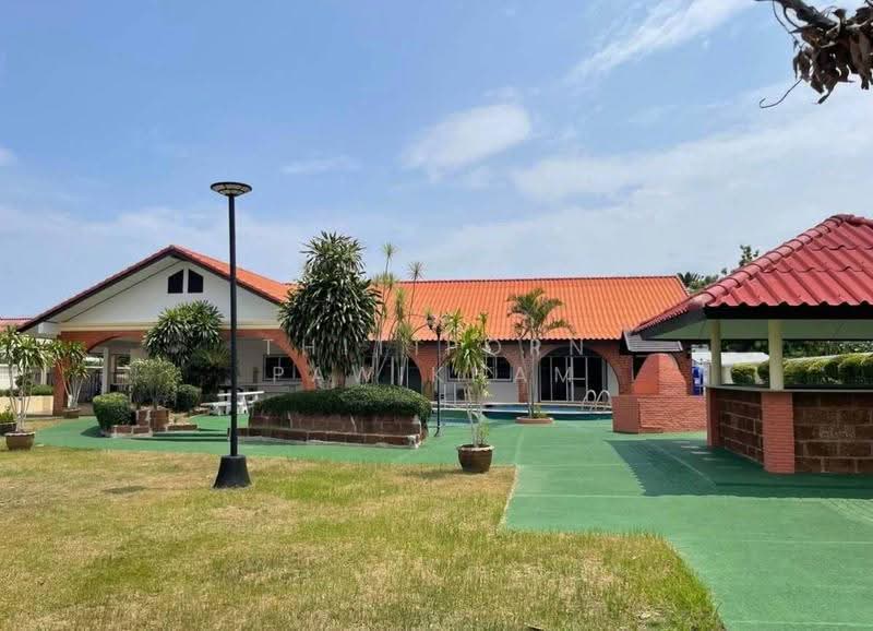 4-BR Villa, Chon Buri (Pattaya), Nong Pru, Bang Lamung (Pattaya), Chon Buri (Pattaya), 4 Bedrooms, 700 sqm, Villa For Sale, by Thitiporn Pawikham, 500564765 - DDproperty.com