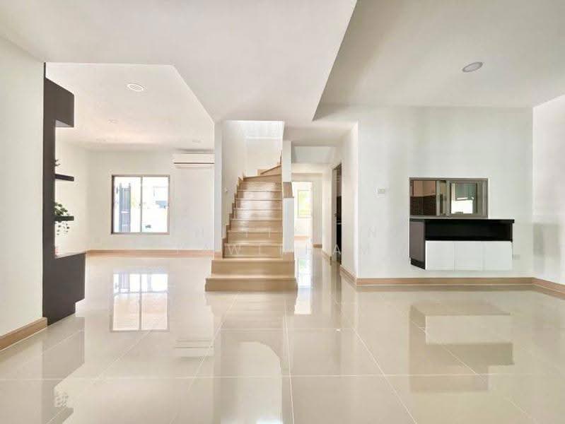 undefined, Chon Buri (Pattaya), Mhueng, Muang Chon Buri, Chon Buri (Pattaya), 4 Bedrooms, 250 sqm, Single Detached House For Sale, by Thitiporn Pawikham, 500564781 - DDproperty.com