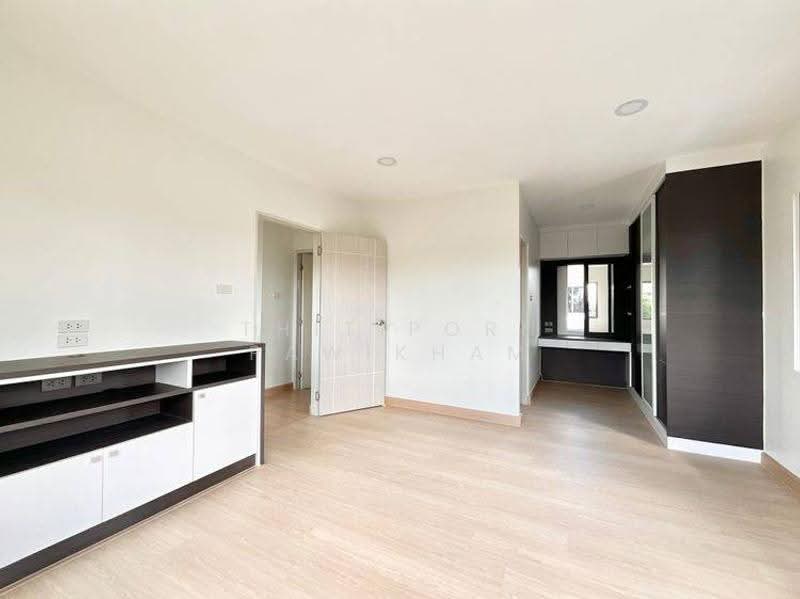 undefined, Chon Buri (Pattaya), Mhueng, Muang Chon Buri, Chon Buri (Pattaya), 4 Bedrooms, 250 sqm, Single Detached House For Sale, by Thitiporn Pawikham, 500564781 - DDproperty.com