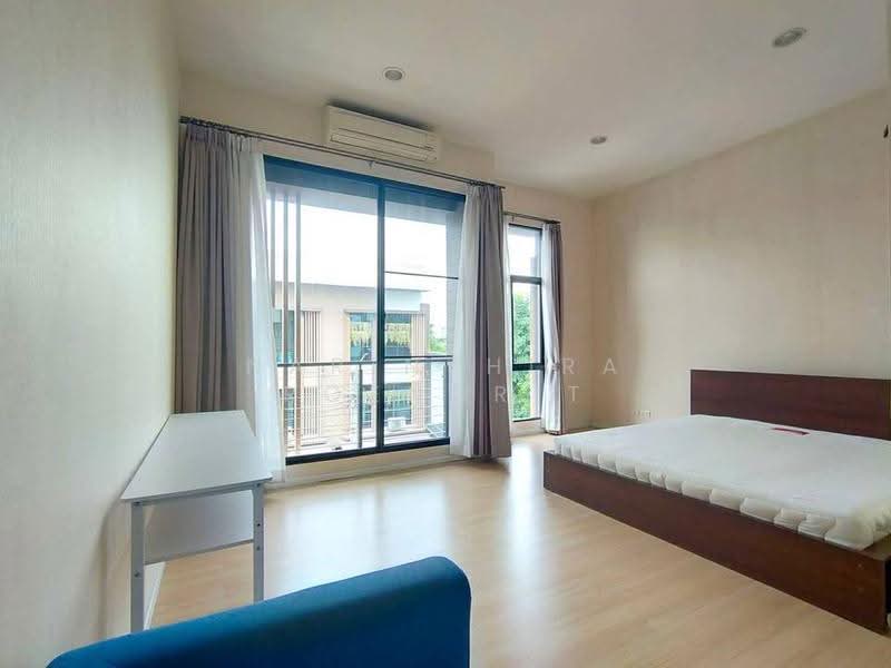 3-BR Townhouse, Bangkok, Bang Wa, Phasi Charoen, Bangkok, 3 Bedrooms, 204 sqm, Townhouse For Sale, by Narinthira Roengrit, 500564799 - DDproperty.com