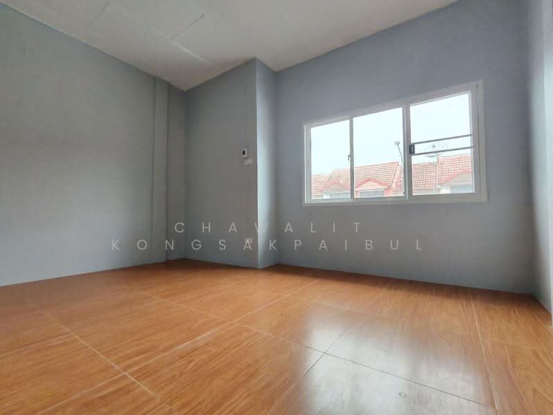 For Sale: Newly renovated 2-story townhouse in Saeng Tham Village (Sukhaphiban 5, Soi 57), Bangkok, สุขาภิบาล 5, O-Ngoen, Sai Mai, Bangkok, 2 Bedrooms, 108 sqm, Townhouse For Sale, by CHAWALIT KONGSAKPAIBUL, 500564800 - DDproperty.com