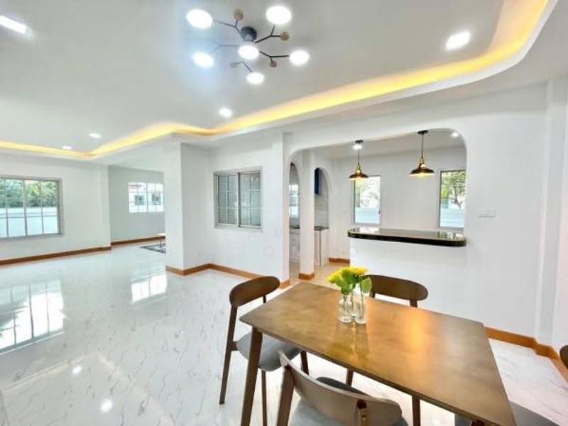 บ้าน 4-ห้องนอน, กรุงเทพ, แสนแสบ, มีนบุรี, กรุงเทพ, 325 ตร.ม., บ้านเดี่ยว ขาย, โดย Tarit Chinsomboon, 500564825 - DDproperty.com