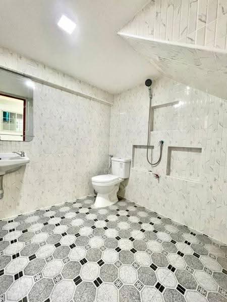 4-BR House, Bangkok, Saen Sab, Min Buri, Bangkok, 4 Bedrooms, 325 sqm, Single Detached House For Sale, by Tarit Chinsomboon, 500564825 - DDproperty.com