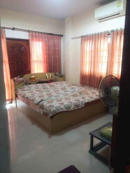4-BR House, Bangkok, Thung Khru, Bangkok, 4 Bedrooms, 220 sqm, Single Detached House For Sale, by Narinthira Roengrit, 500564867 - DDproperty.com
