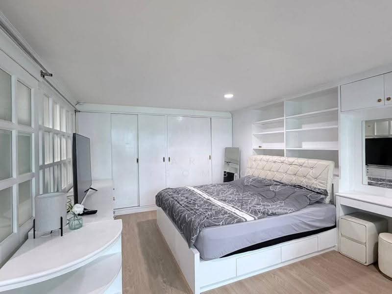 Diamond Tower, Bangkok, Silom, Bang Rak, Bangkok, 2 Bedrooms, 74 sqm, Condo For Rent, by Tarit Chinsomboon, 500564894 - DDproperty.com