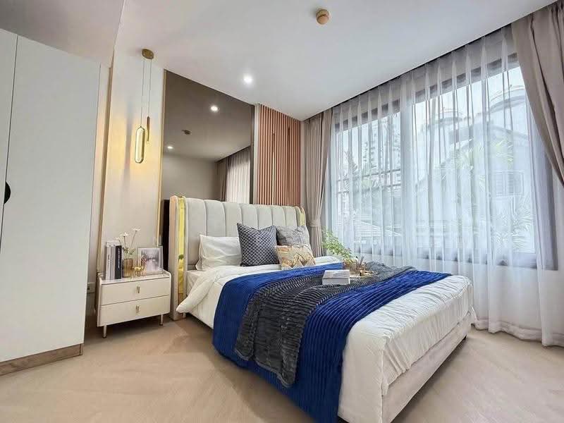 Collezio Sathorn-Pipat, Bangkok, 41 Soi Pipat 1 Silom Road, Silom, Bang Rak, Bangkok, 1 Bedroom, 42 sqm, Condo For Rent, by Nutnaree Nakkaew, 500565044 - DDproperty.com
