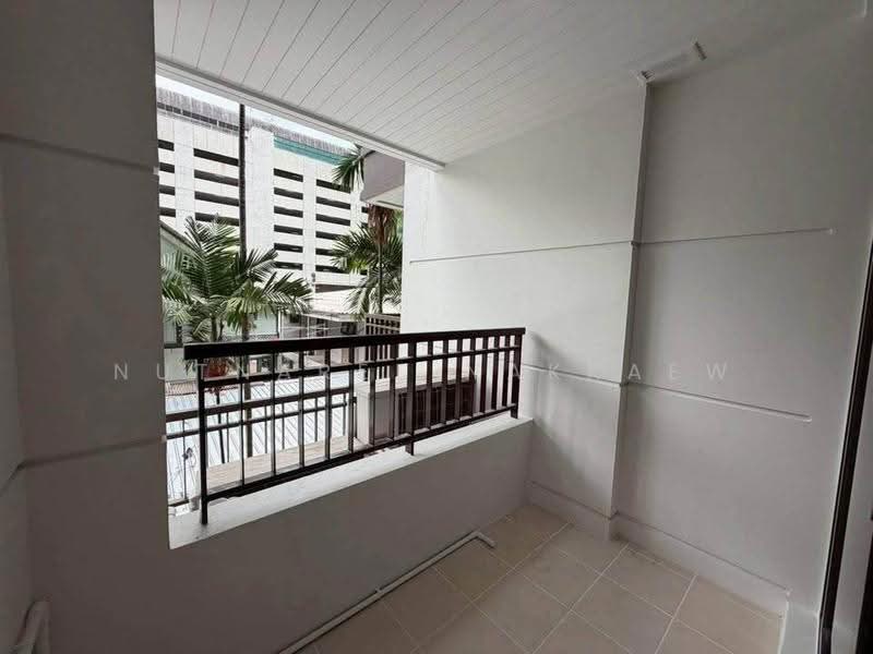 Collezio Sathorn-Pipat, Bangkok, 41 Soi Pipat 1 Silom Road, Silom, Bang Rak, Bangkok, 1 Bedroom, 42 sqm, Condo For Rent, by Nutnaree Nakkaew, 500565044 - DDproperty.com
