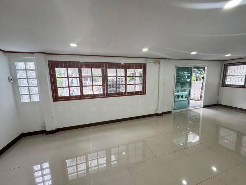 บ้าน 5-ห้องนอน, กรุงเทพ, สวนหลวง, กรุงเทพ, 250 ตร.ม., บ้านเดี่ยว ขาย, โดย Tarit Chinsomboon, 500565115 - DDproperty.com