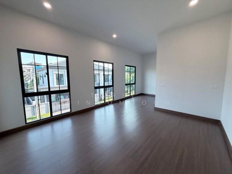 undefined, Bangkok, Khlong Sam Prawet, Lat Krabang, Bangkok, 4 Bedrooms, 300 sqm, Single Detached House For Sale, by Tarit Chinsomboon, 500565120 - DDproperty.com