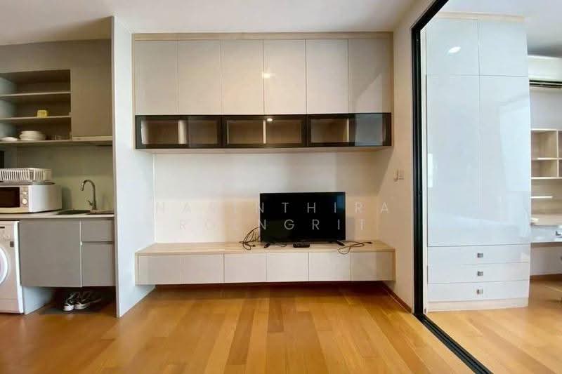 Noble Revo Silom, Bangkok, 88 Soi Surasak Surasak Road, Silom, Bang Rak, Bangkok, 1 Bedroom, 33 sqm, Condo For Sale, by Narinthira Roengrit, 500565178 - DDproperty.com