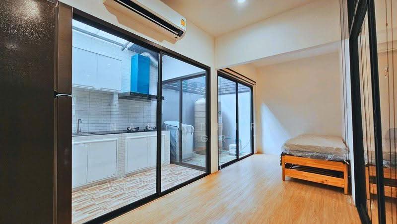 3-BR Townhouse, Bangkok, Bang Chun, Khlong Sam Wa, Bangkok, 3 Bedrooms, 74 sqm, Townhouse For Sale, by Narinthira Roengrit, 500565236 - DDproperty.com