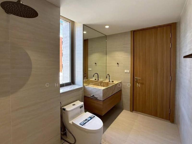 5-BR Townhouse, Bangkok, Phra Kanong Nua, Watthana, Bangkok, 5 Bedrooms, 547 sqm, Townhouse For Sale, by Tarit Chinsomboon, 500565242 - DDproperty.com