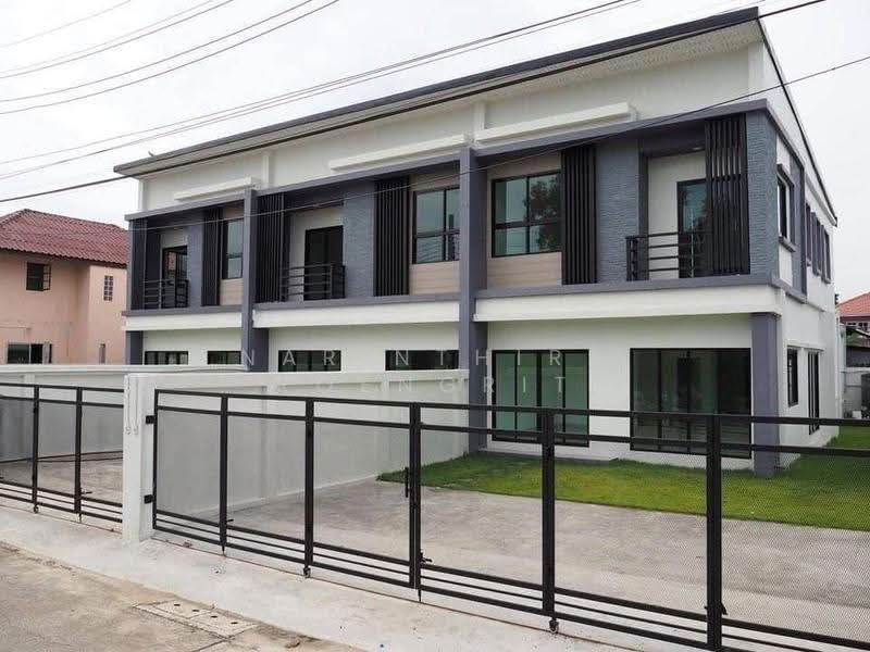 ทาวน์เฮ้าส์ 3-ห้องนอน, กรุงเทพ, บางชัน, คลองสามวา, กรุงเทพ, 156 ตร.ม., ทาวน์เฮ้าส์ ขาย, โดย Narinthira Roengrit, 500565254 - DDproperty.com