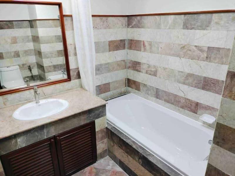 Sukhumvit Suite, Bangkok, 19 Soi Sukhumvit 13, Khlongtoei Nua, Watthana, Bangkok, Studio, 28 sqm, Condo For Rent, by Marcella Contini, 500565265 - DDproperty.com
