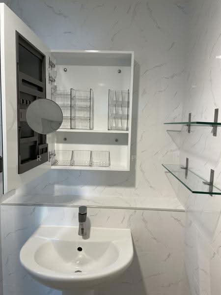 Condo One Thonglor Station, Bangkok, Soi Sukhumvit 40, Phra Kanong, Khlong Toei, Bangkok, 1 Bedroom, 49 sqm, Condo For Rent, by Rattanaporn Khamlit, 500565318 - DDproperty.com