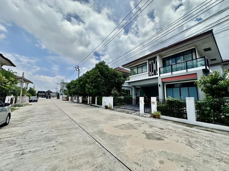 Ladda Ville 4 Ban Kluai – Sai Noi : ลัดดาวิลล์ 4 บ้านกล้วย – ไทรน้อย, นนทบุรี, ถนนบ้านกล้วย-ไทรน้อย, พิมลราช, บางบัวทอง, นนทบุรี, 160 ตร.ม., บ้านเดี่ยว ขาย, โดย พรชีวิน สุขสำรวล, 500565331 - DDproperty.com