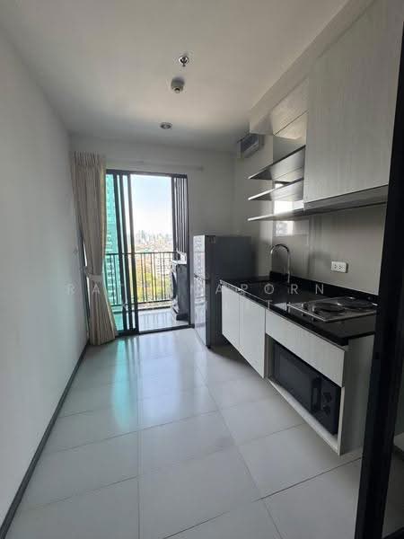 The Base Park East Sukhumvit 77, Bangkok, 99 Soi Pridi Banomyong 2, Phra Kanong Nua, Watthana, Bangkok, 1 Bedroom, 33 sqm, Condo For Rent, by Rattanaporn Khamlit, 500565447 - DDproperty.com